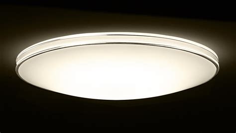 weight of light fixture on ceiling